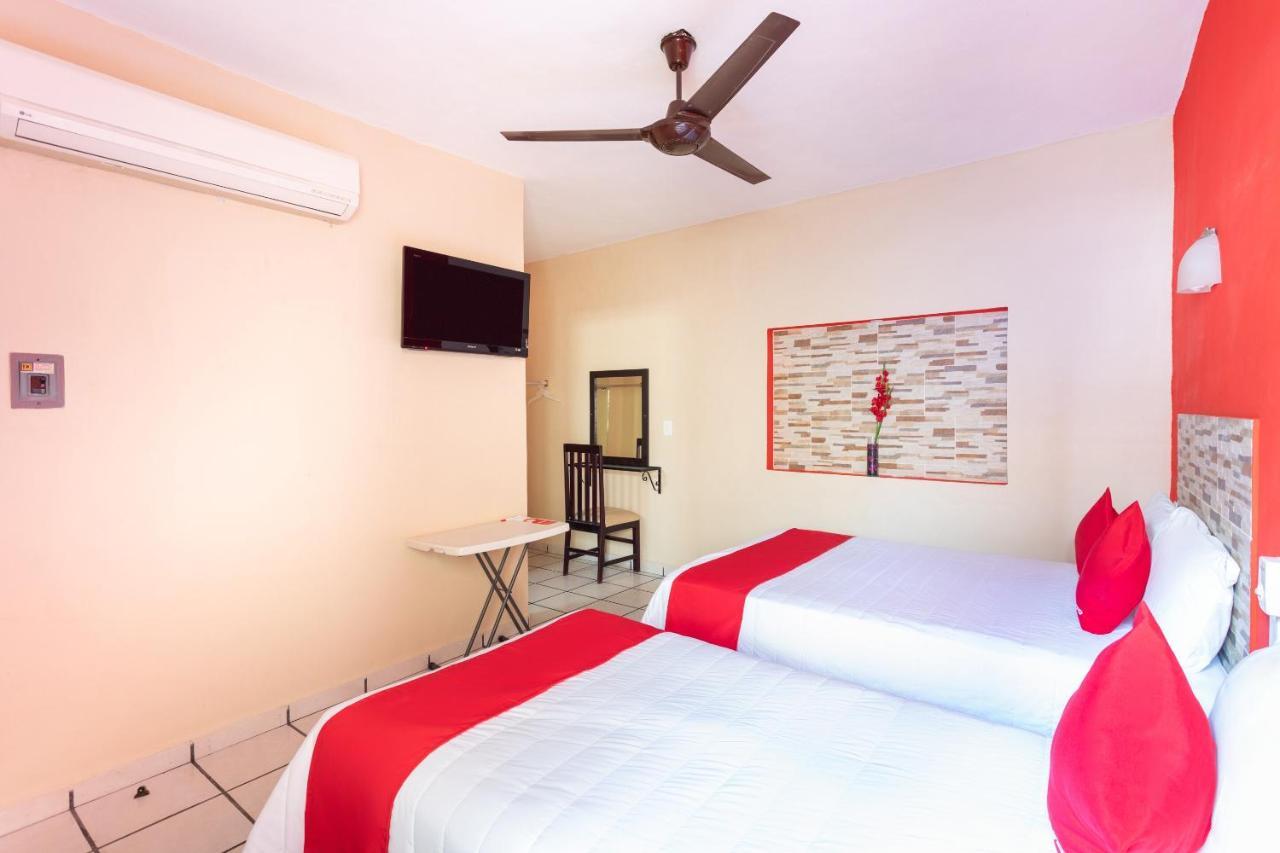 OYO Hotel Costa Azul Chetumal Exterior foto